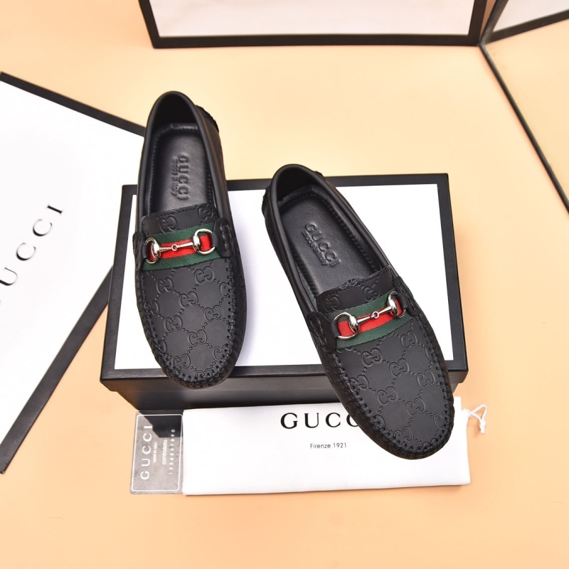 G*u*i leather shoes
